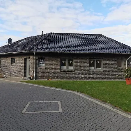 Ferienwohnung Am Dock Apen Esterno foto