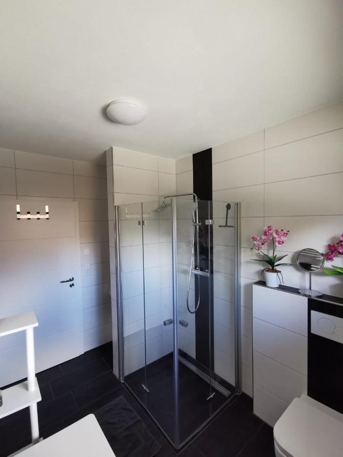 Am Dock Apartment *